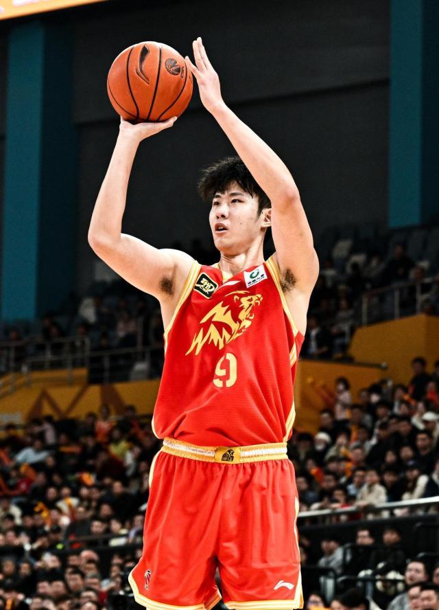 1745512707533094644.jpg 赵嘉仁.jpg